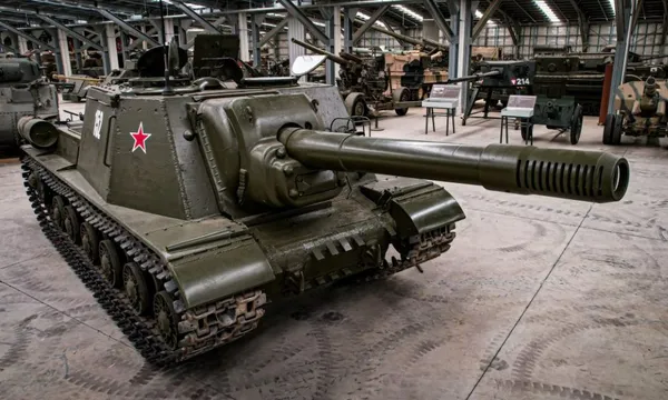 Australian Armour and Artillery Museum Tour