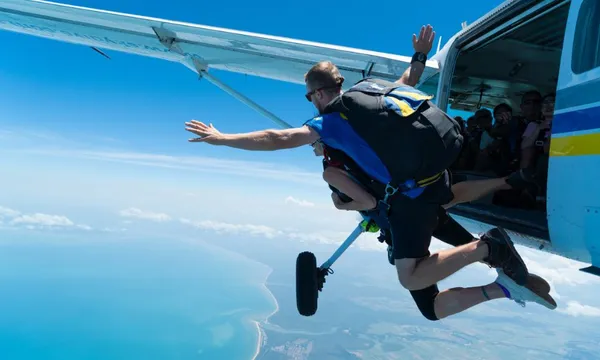 Mission Beach Tandem Skydive up to 15,000ft with transfers