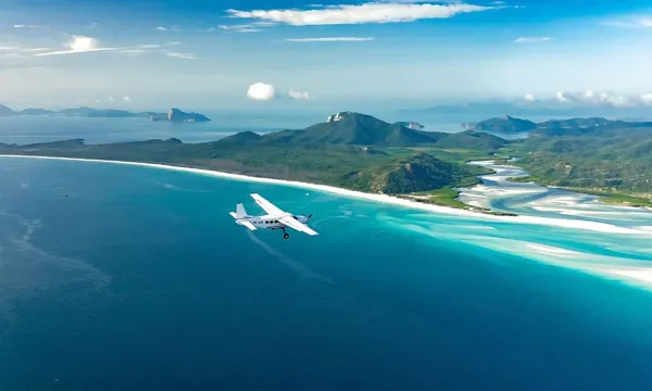 Whitsundays and Great Barrier Reef 60 Minute Scenic Flight