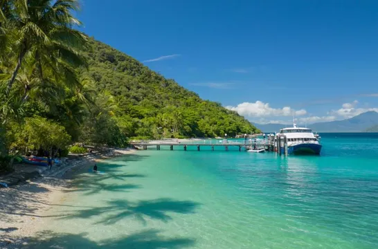 Fitzroy Island Return Ferry with Picnic Lunch & Glass Bottom Boat