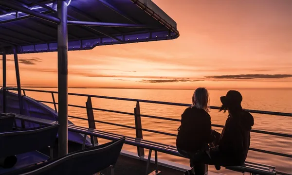 Hervey Bay Sunset Cruise with Bubbles - 2 Hours