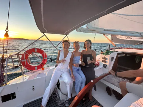 Whitsundays Sunset Yacht Sail, Drink & Nibbles - 2.5 Hours